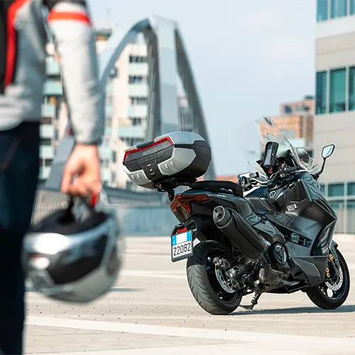 GIVI V58NT Tech Maxia 5 Monokey 58lt Top Box