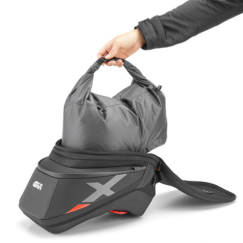GIVI XL05 Expandable (15LT. – 18LT.) Tanklock Bag