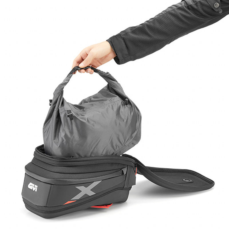GIVI XL06 Universal Expandable (15LT. – 20LT.) Tanklock Bag